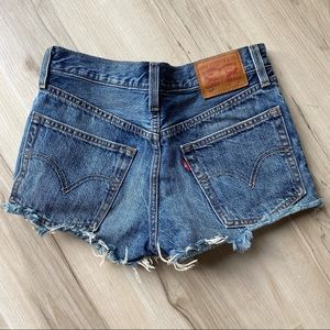 Levi’s shorts 23